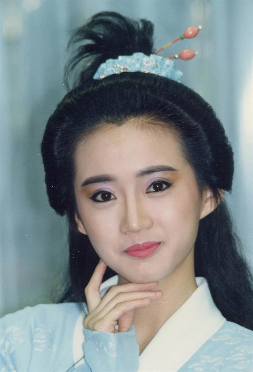 桑妮:25岁走红,35岁出家当尼姑,销声匿迹11年