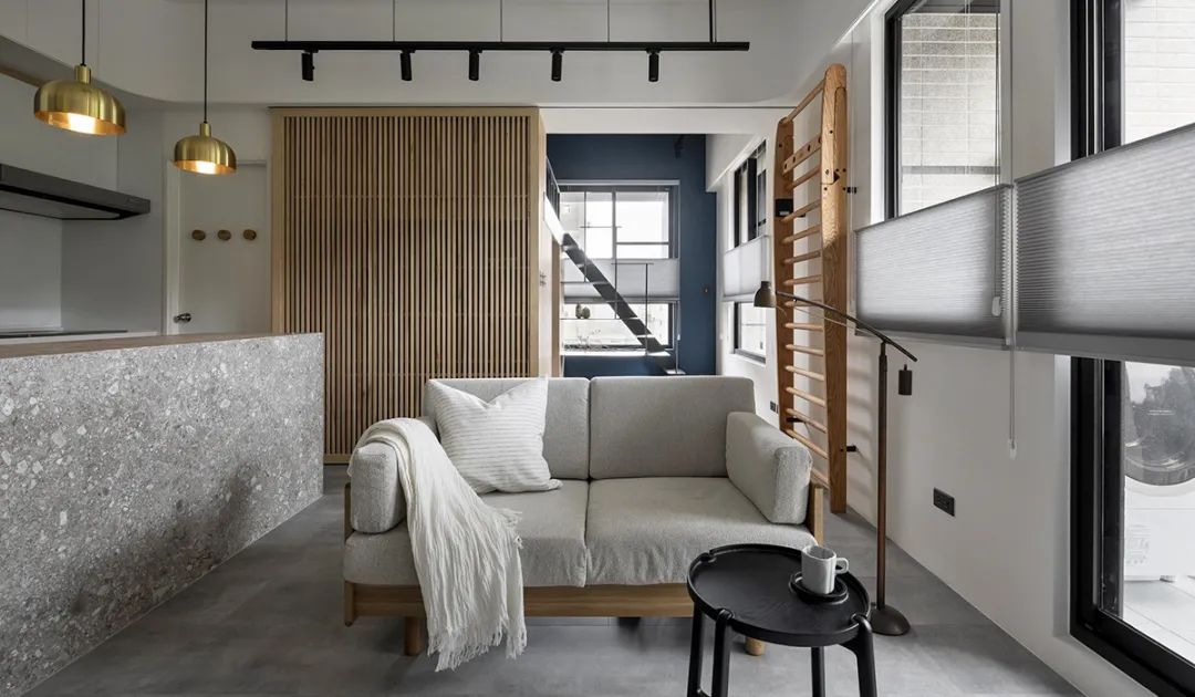 95后男主晒出33㎡独居小家：装修简约高级，随手一拍就是精致场面