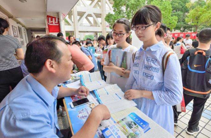 高考制度面临新调整，或将取消一二三本之分，2022高考生左右为难