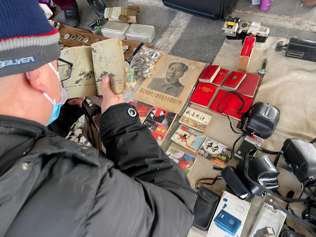 买旧物也上瘾：逛不够的古玩市场，新发现的日瓷仓库