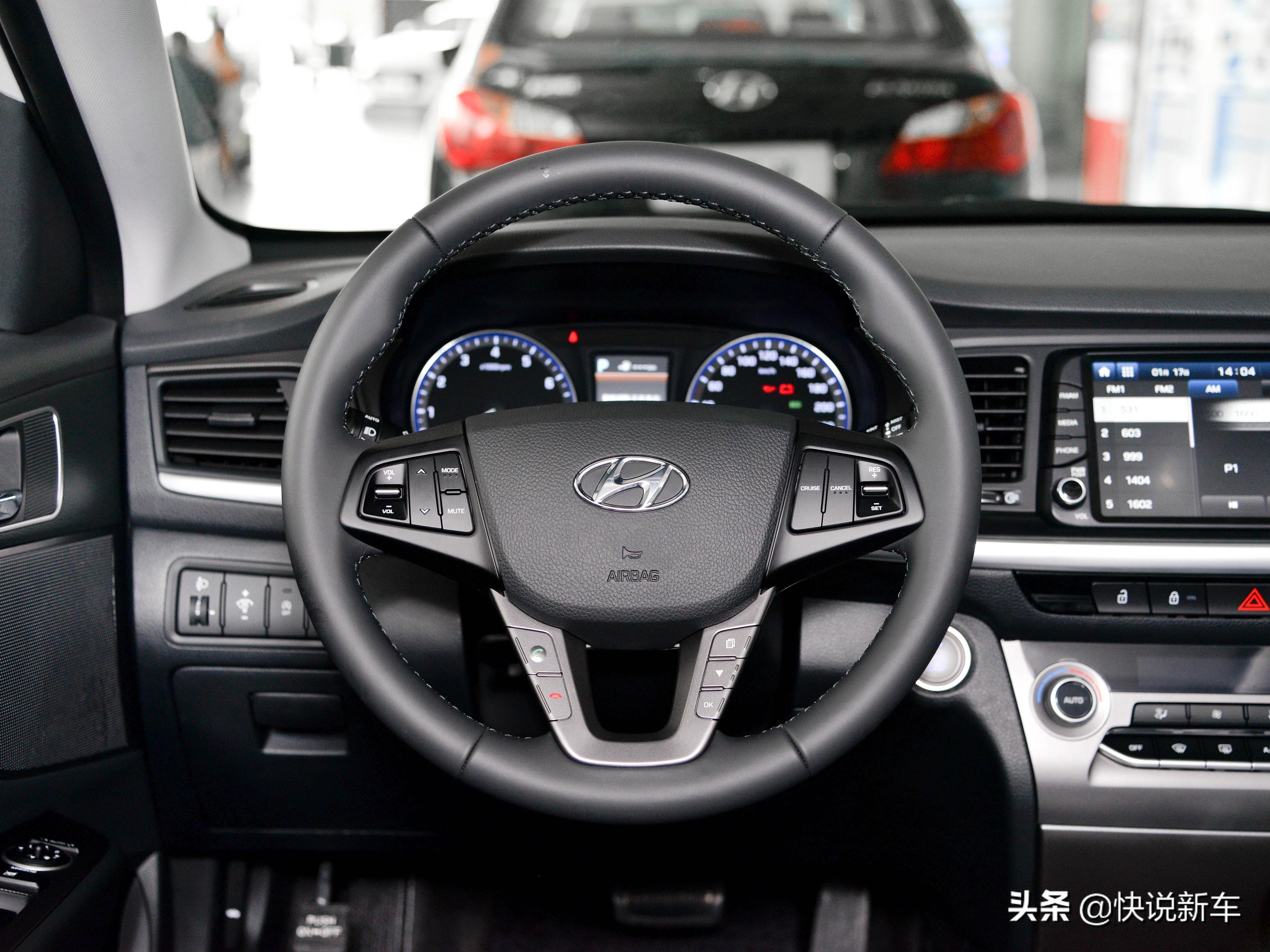 14.98万起的中型车，全景天窗，三大件皮实，实拍名图
