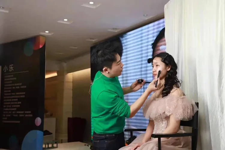 侯明月:妆典中国2021精粹妆容造型大赏名师课枣庄开讲