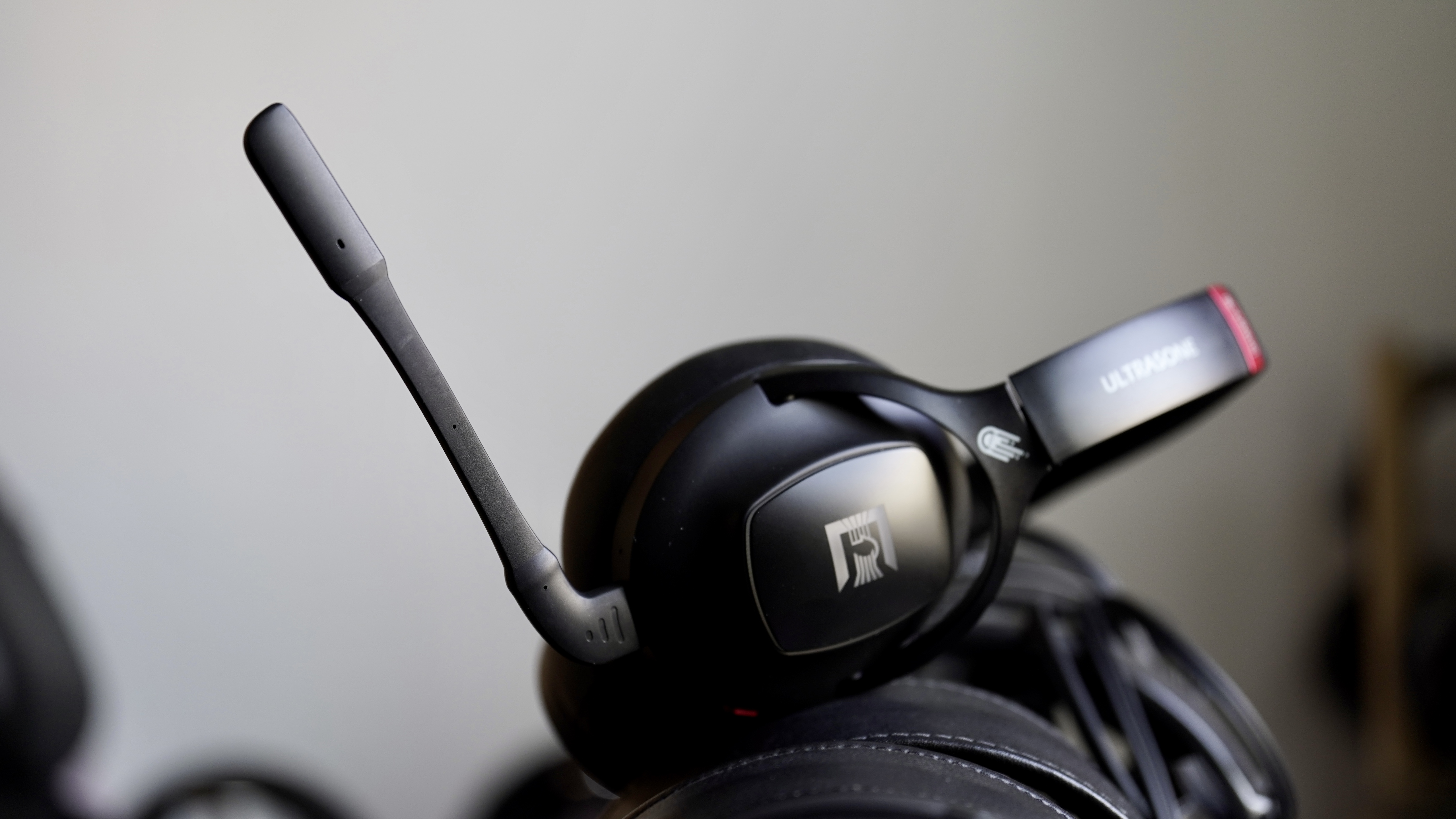 真正德国顶级HiFi耳机大厂发布无线耳机与游戏耳机！老烧深度评测