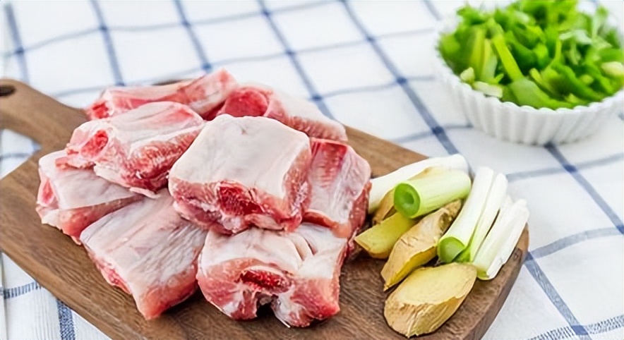 长期吃久冻的肉会致癌？冰箱里的肉冻多久不能吃？总结清楚了