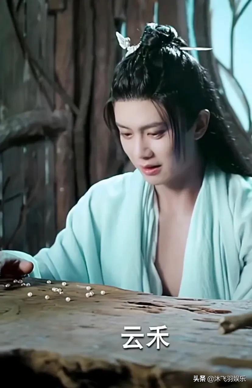 同一演员呆萌鱼霸气尊主和小南辰王的反差感，任嘉伦国超太会演了