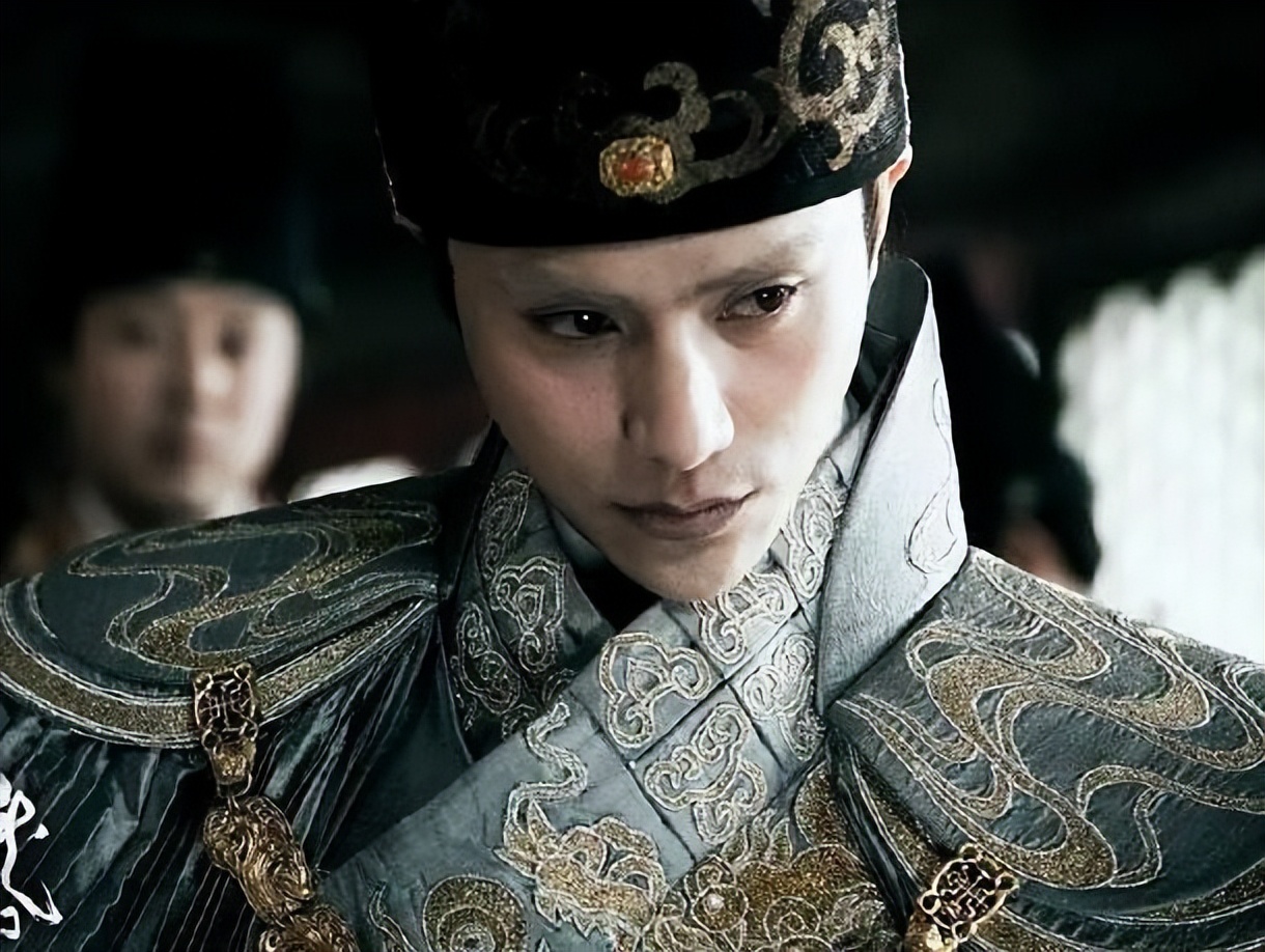 穿飞鱼服我只服这11位男星！穿上后个个化身为万人迷，霸气侧漏