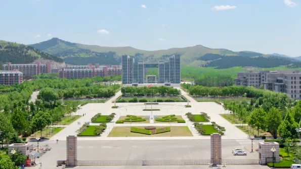 看到就报吧！这几所师范类大学的美术类专业实力强劲又好考