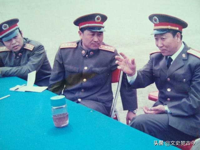 1998年，24个集团军调整为21个，哪些集团军被撤？军长去向何处？