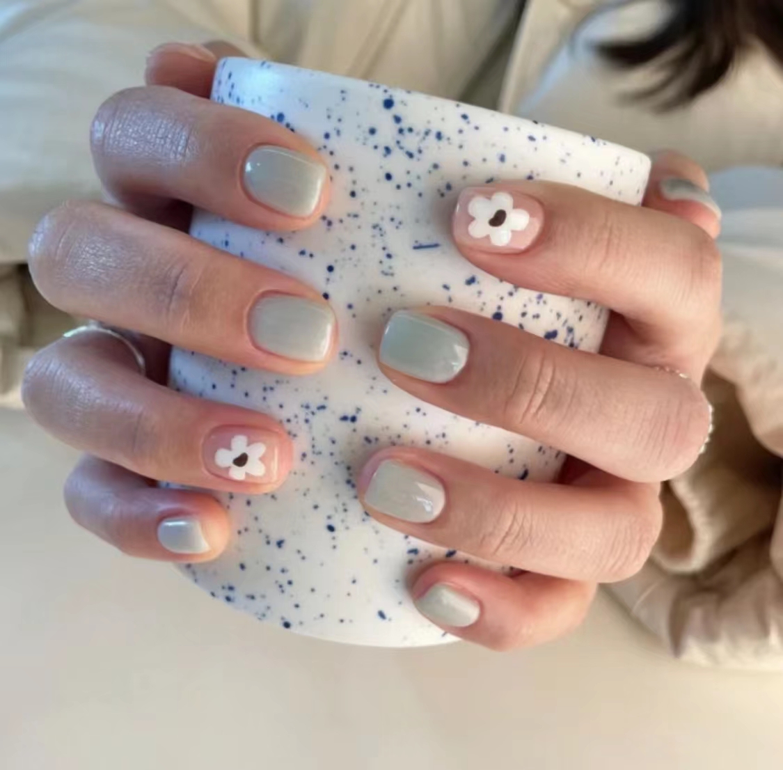 简单美甲图片最新款（三款适合少女的美甲介绍）