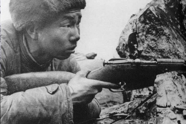 张桃芳在朝鲜战中成名，2018年被评为外国论坛上最优秀的狙击手。