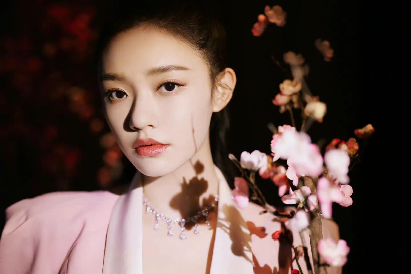 新一代颜值小花个顶个漂亮，哪种风格你最喜欢呢？