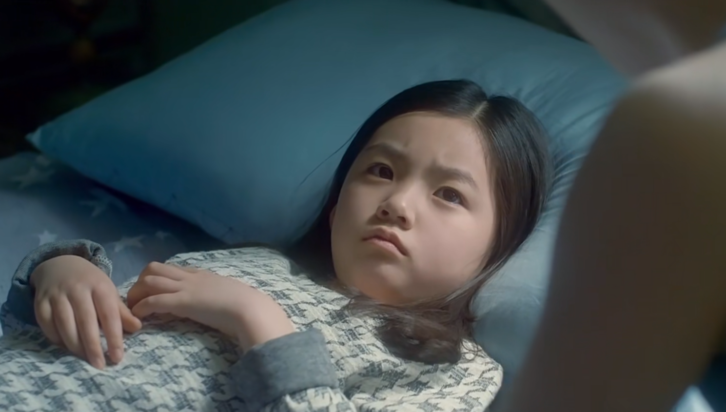 韩国人性电影，花季少女瘫痪在床，邻居每晚上门“照顾”，真讽刺