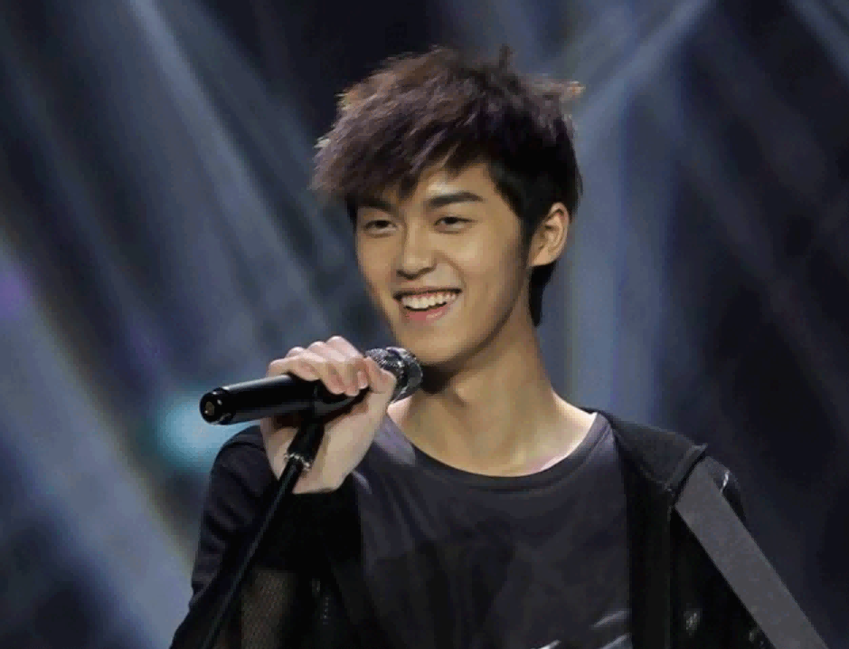 身高超185的10位男星，个个“鹤立鸡群”，不用自欺欺人谎报身高