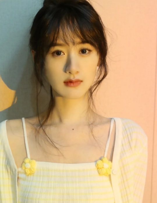 杨幂《狐妖小红娘》海报曝光！“狐妖”造型媚眼如丝超惊艳