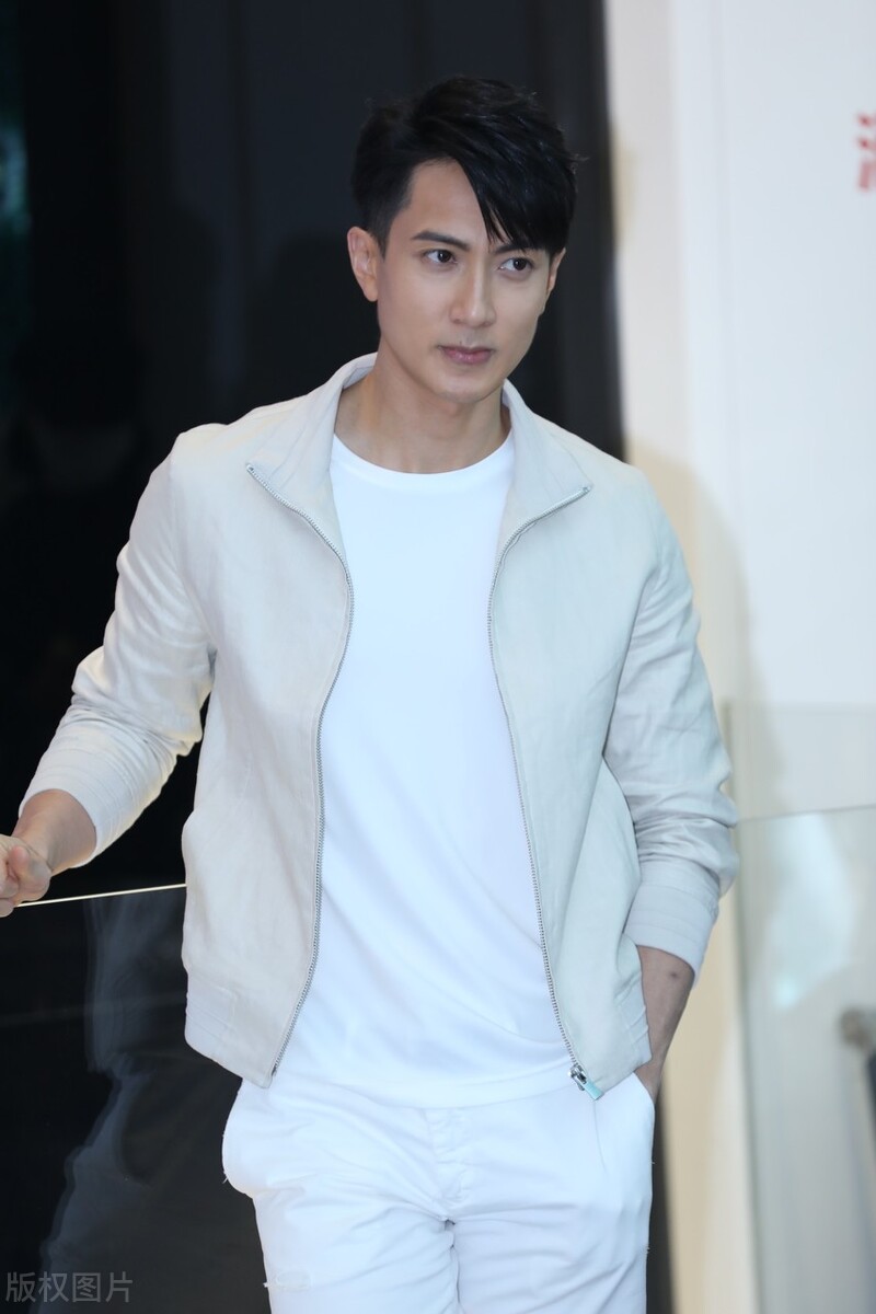 商科硕士辰亦儒,投资版图多神奇?带着没落飞轮海成为天价炒房团