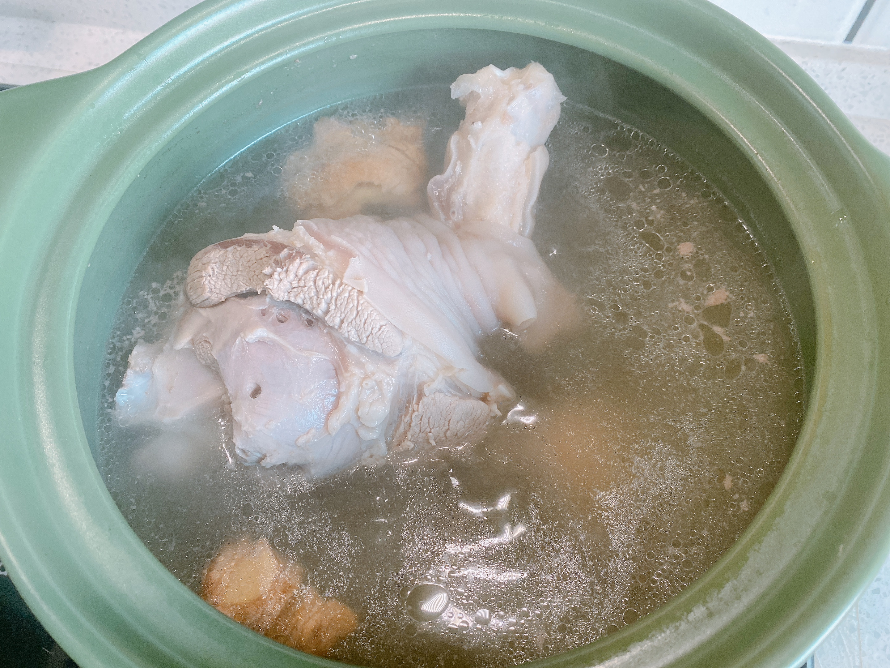 冬天羊肉别只会红烧，教你最简单的做法，能吃肉能喝汤，好吃不膻