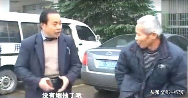 2015年，湖南一六旬老人，下葬3年后突然回村，花15万埋的是谁？