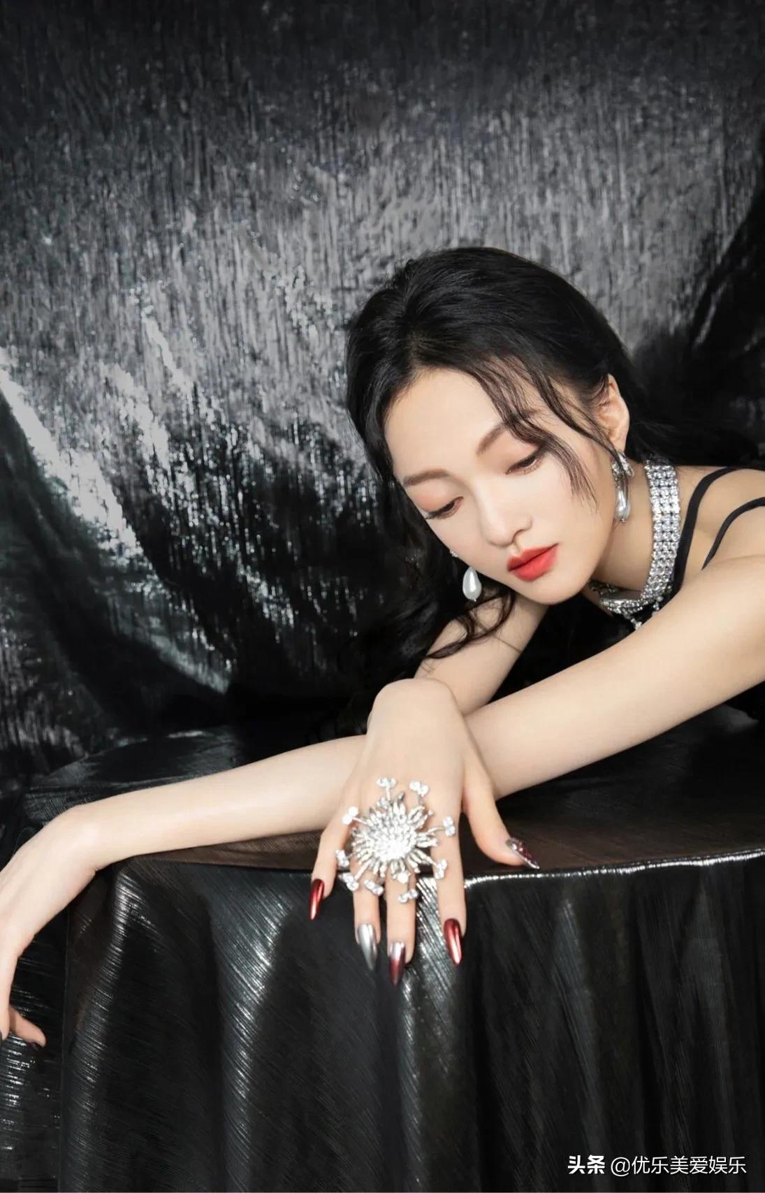 张韶涵，明星穿搭