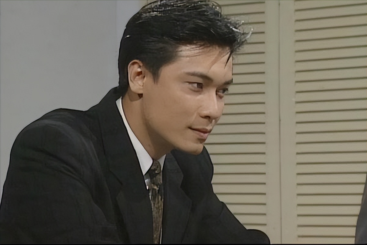 事业巅峰抛弃发妻,二婚与小12岁娇妻孕有一女,罗嘉良真的幸福吗