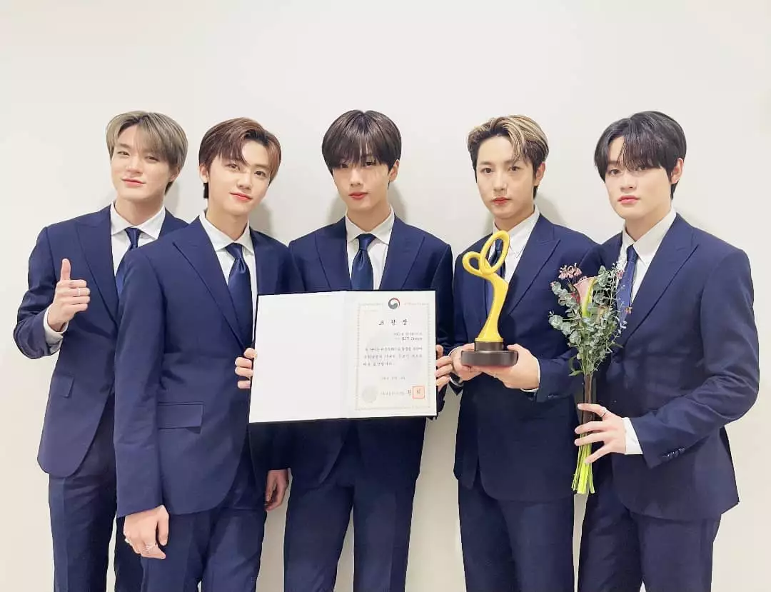 NCT DREAM被私生饭流出照片!不雅手势引起韩网友讨论