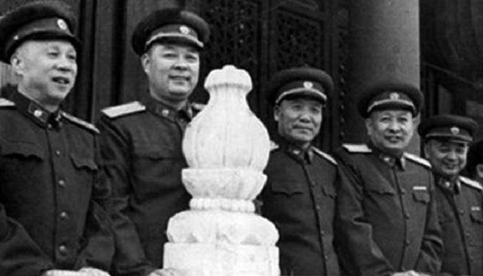 1974年，毛主席亲批4人参加建军节招待会，王尚荣：我要穿得好点