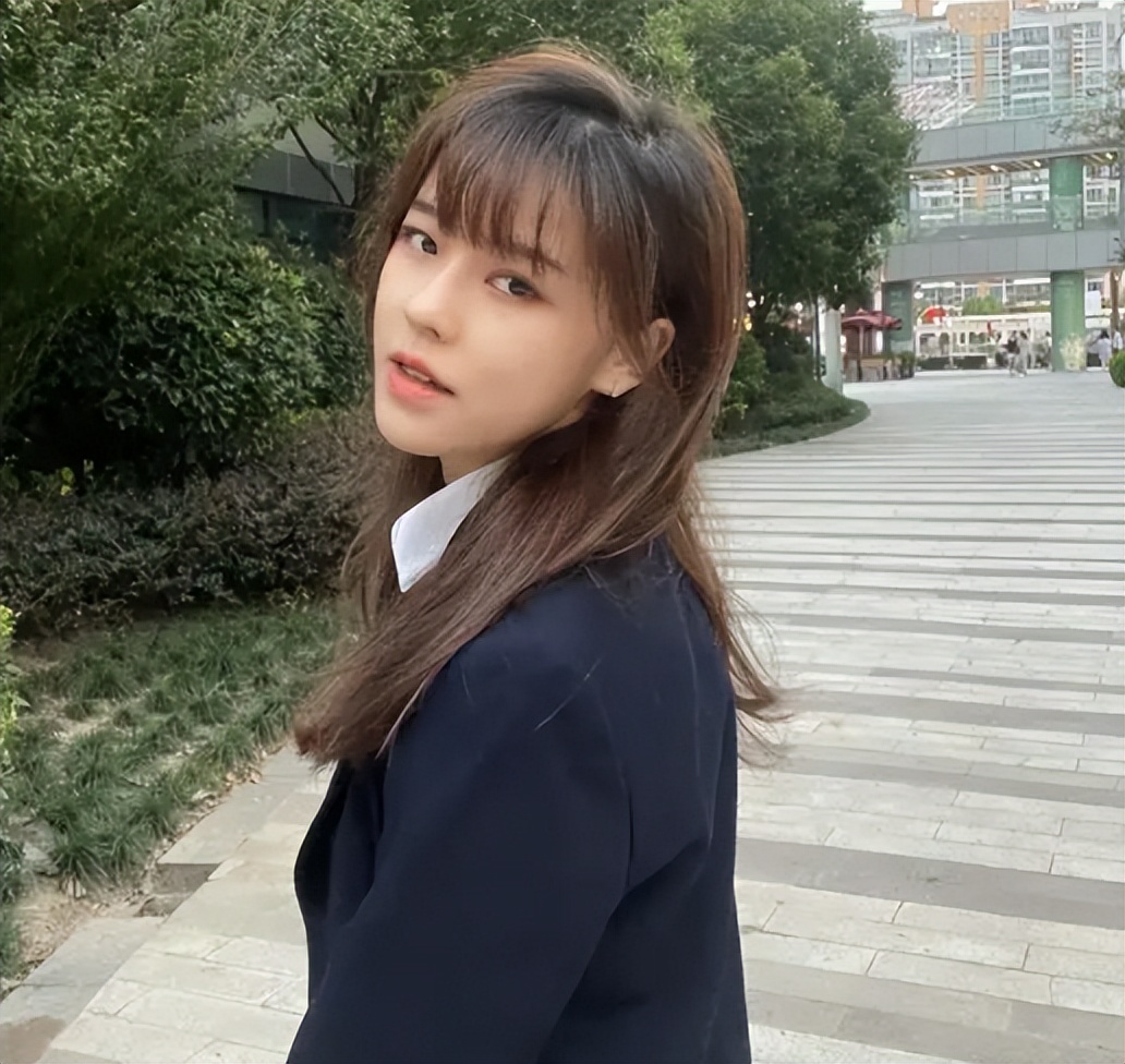 11位网红的收入，有人一分钟50万，有人年入30亿，19岁存款8位数