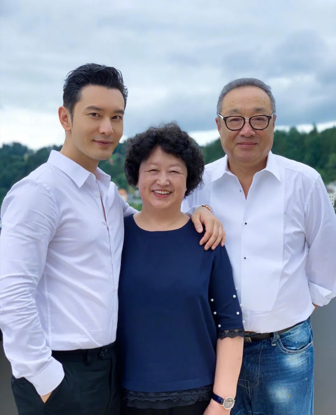 黄晓明之母张素霞：挽救过儿子的婚姻，现在她的心最痛