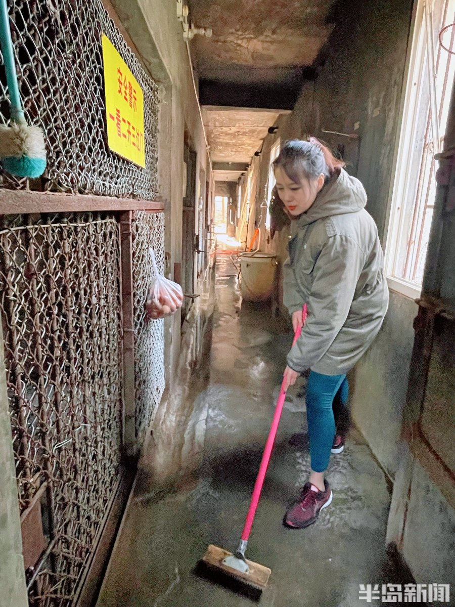 今天我是你丨对面有猛虎，即便是保姆，也无法共处，至于搂搂抱抱……想啥呢？