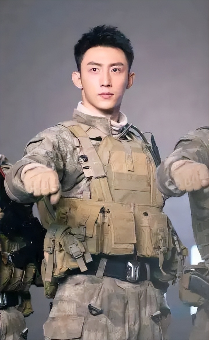 不够硬气别演“特种兵”！这12位男星告诉你，啥叫铮铮铁骨