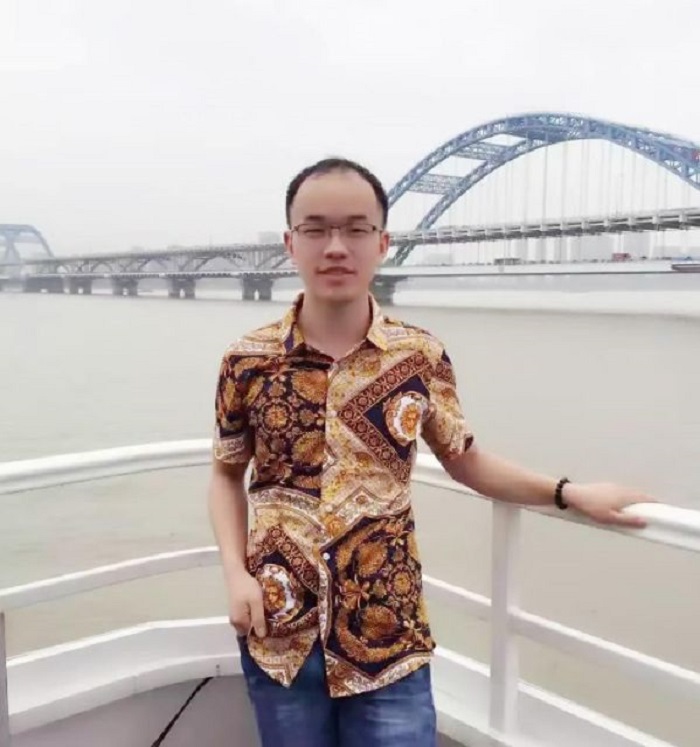 2008年吉剑在高考卷上批判高考制度，后外出打工，现事业小有所成