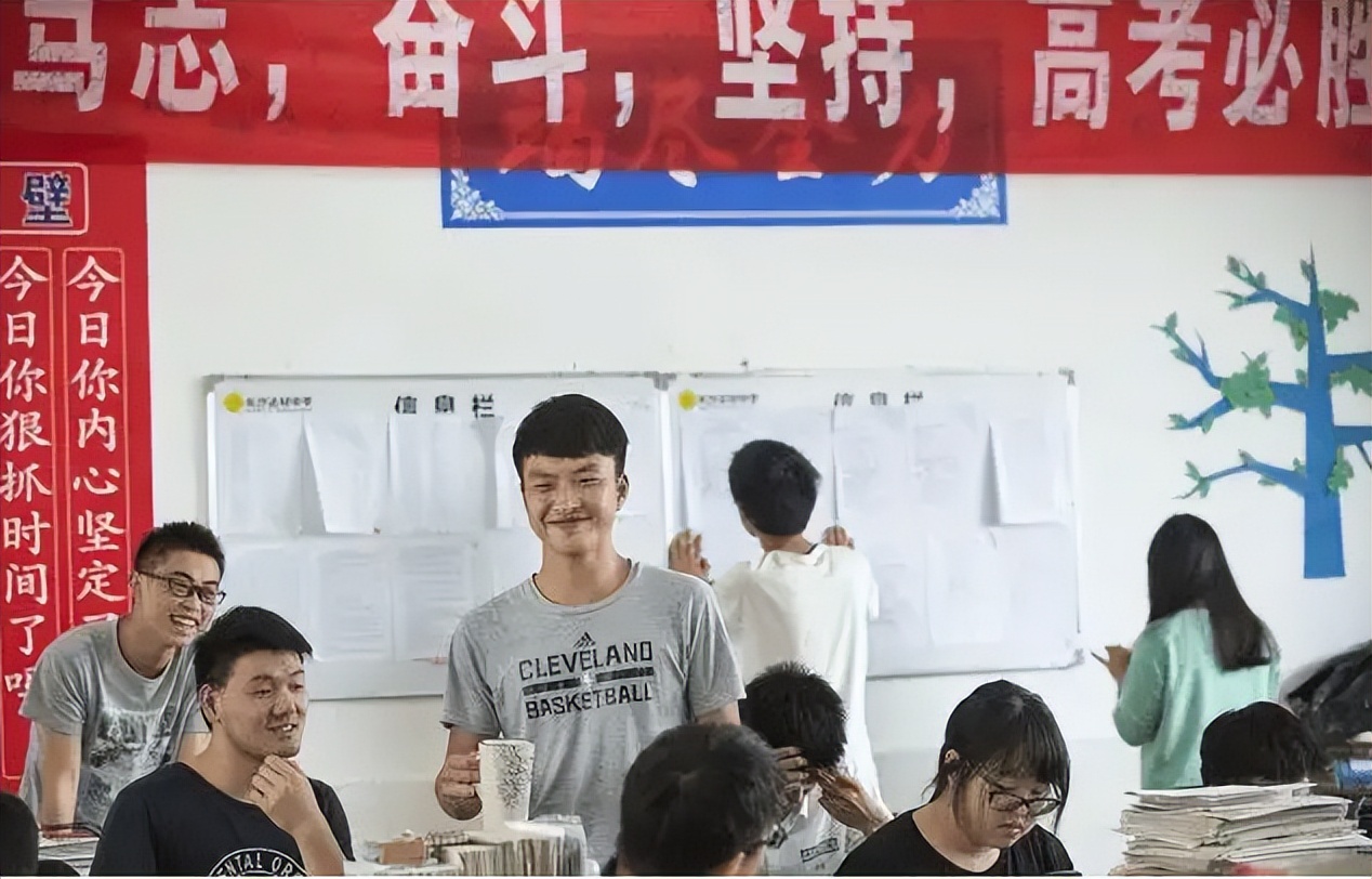 19年人民日报押中高考作文，2022年再现金句，又有命中的感觉了？