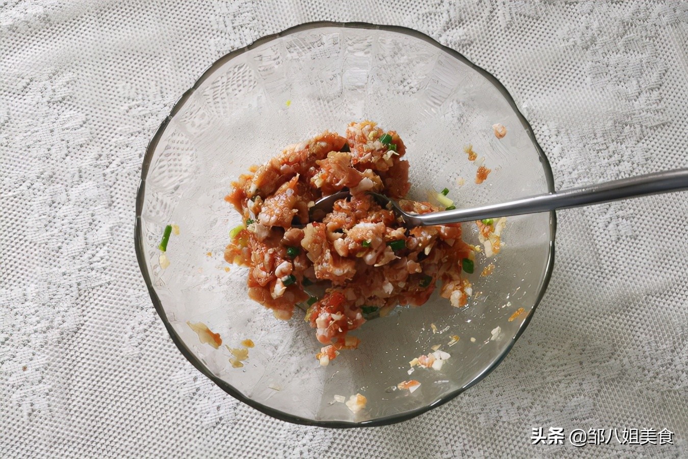 炸藕夹不难，调好脆皮糊是关键，教你正确做法，外焦里嫩不油腻