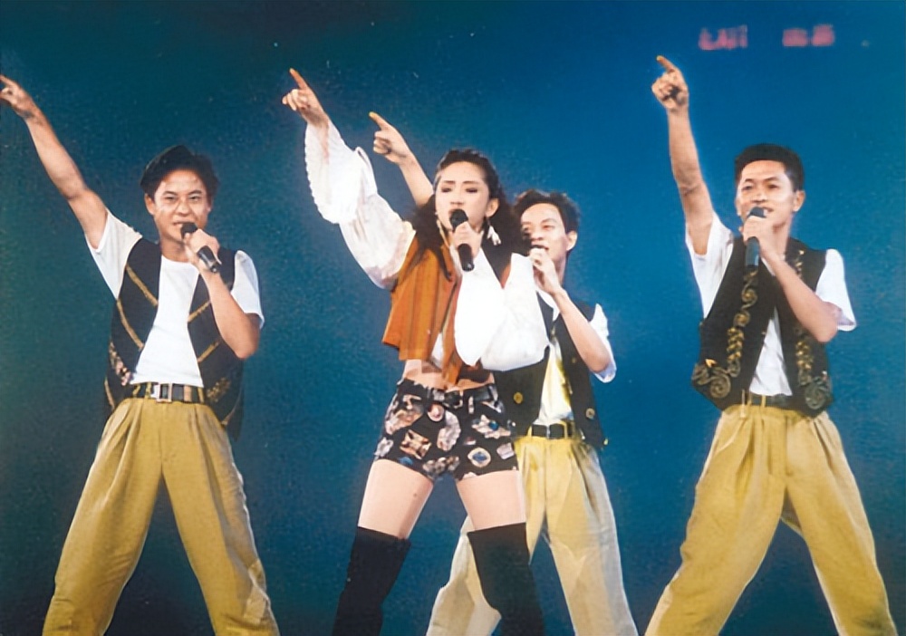 90年代当红组合草蜢,被时代抛弃时,连一声招呼都没有打