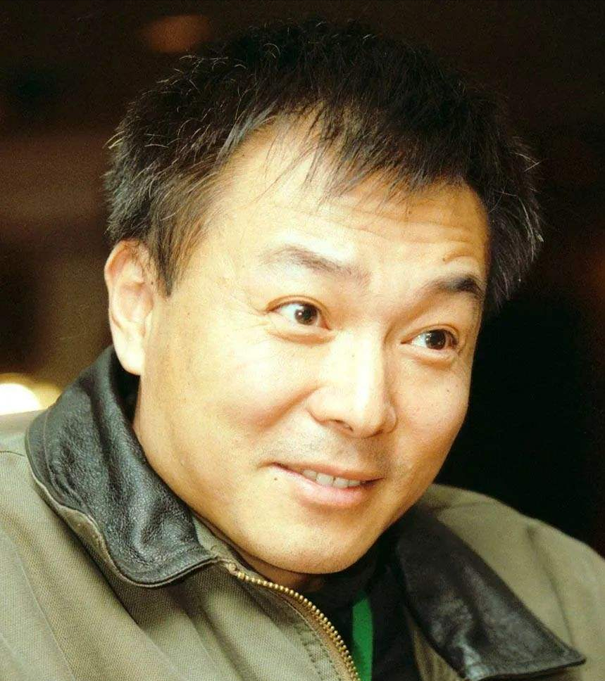 “老戏骨”谢园：至死无儿女送终，小娇妻邱悦后悔丁克了吗？