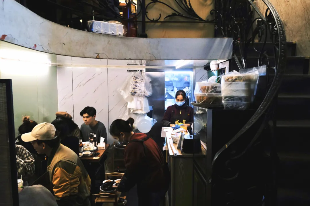 去年喝到的最佳鸡汤，天天都在排队