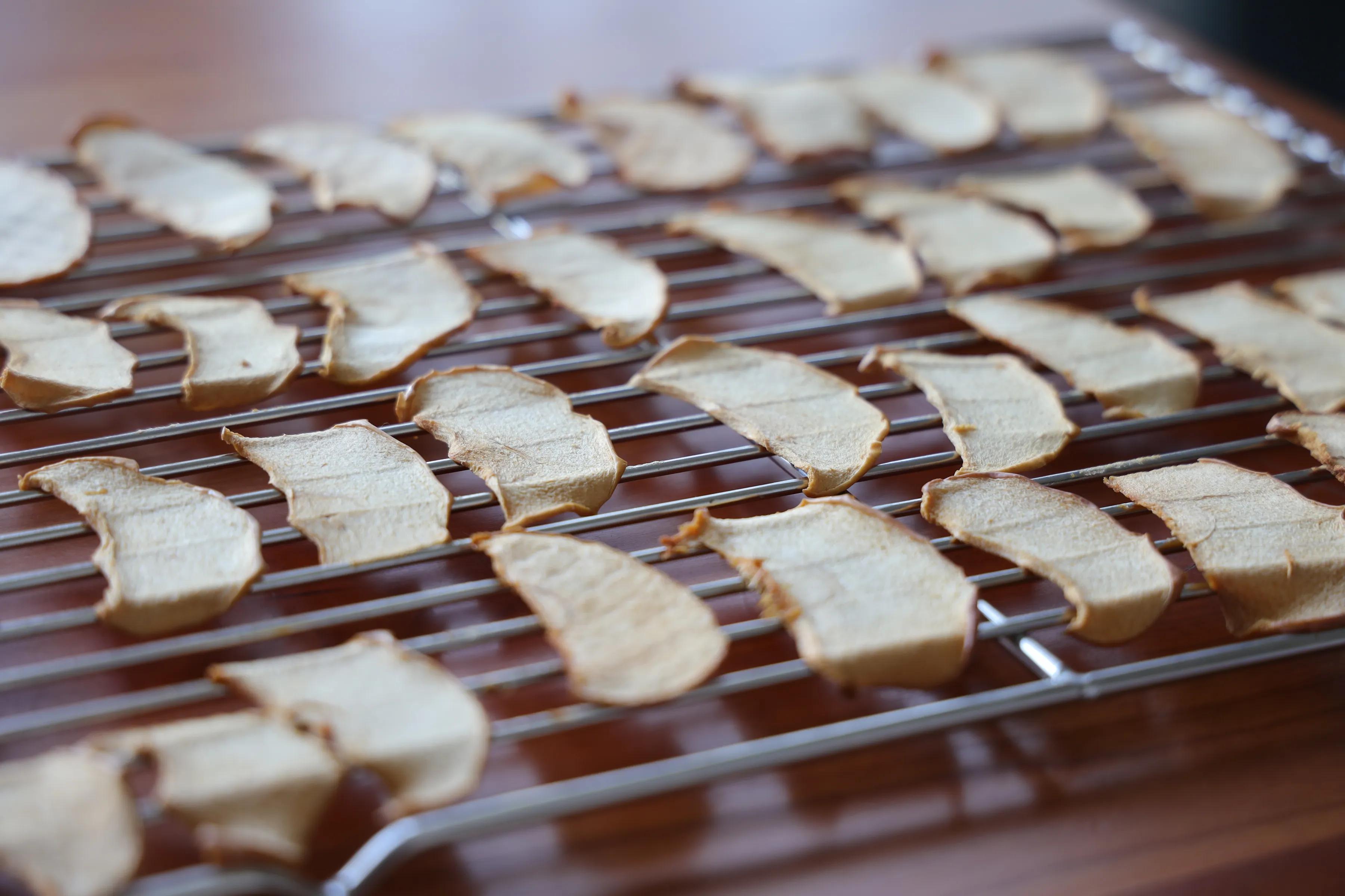 苹果别直接吃了，简单一步做成小零食，酸酸甜甜嘎嘣脆，超好吃