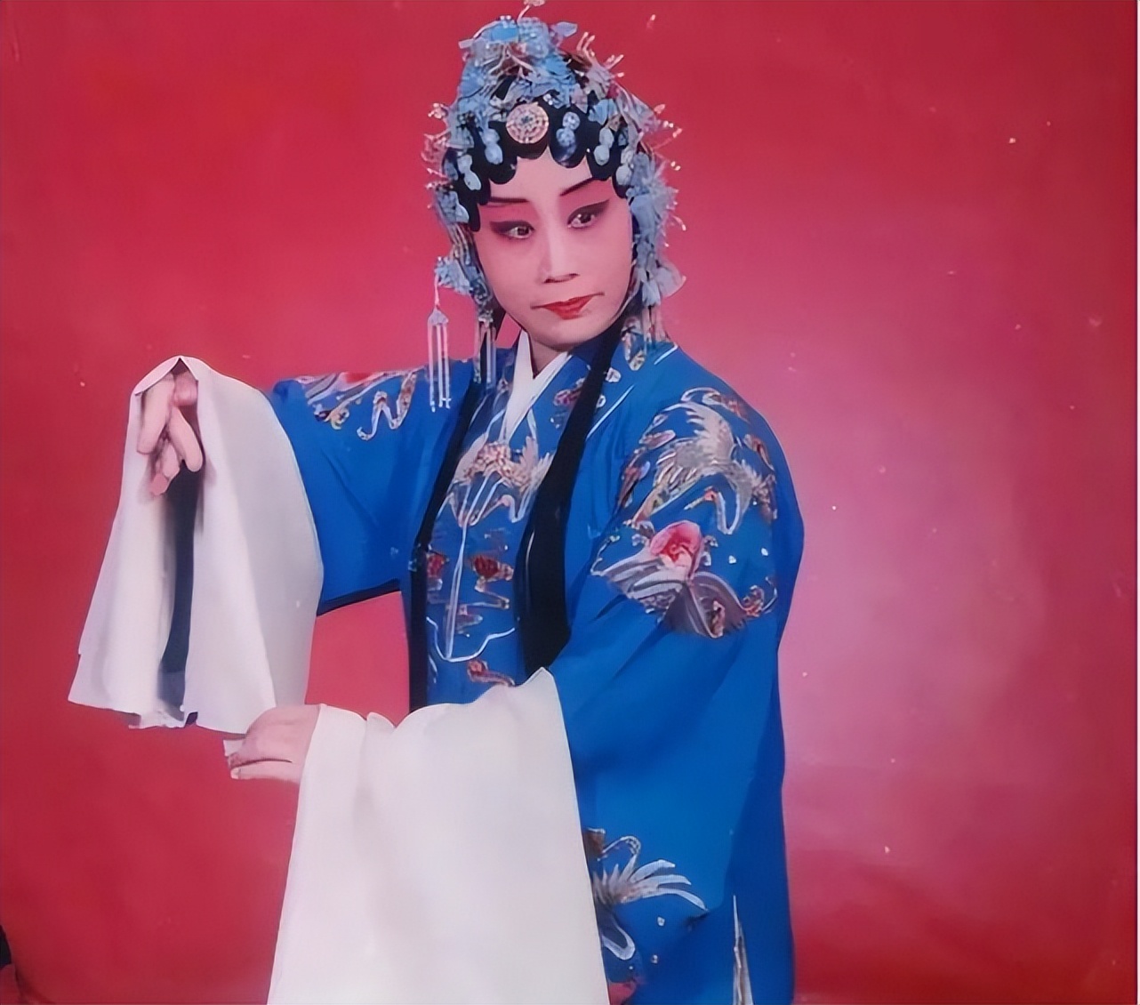 27天之内16位名人相继去世，最小者仅18岁，有2人同一天离世