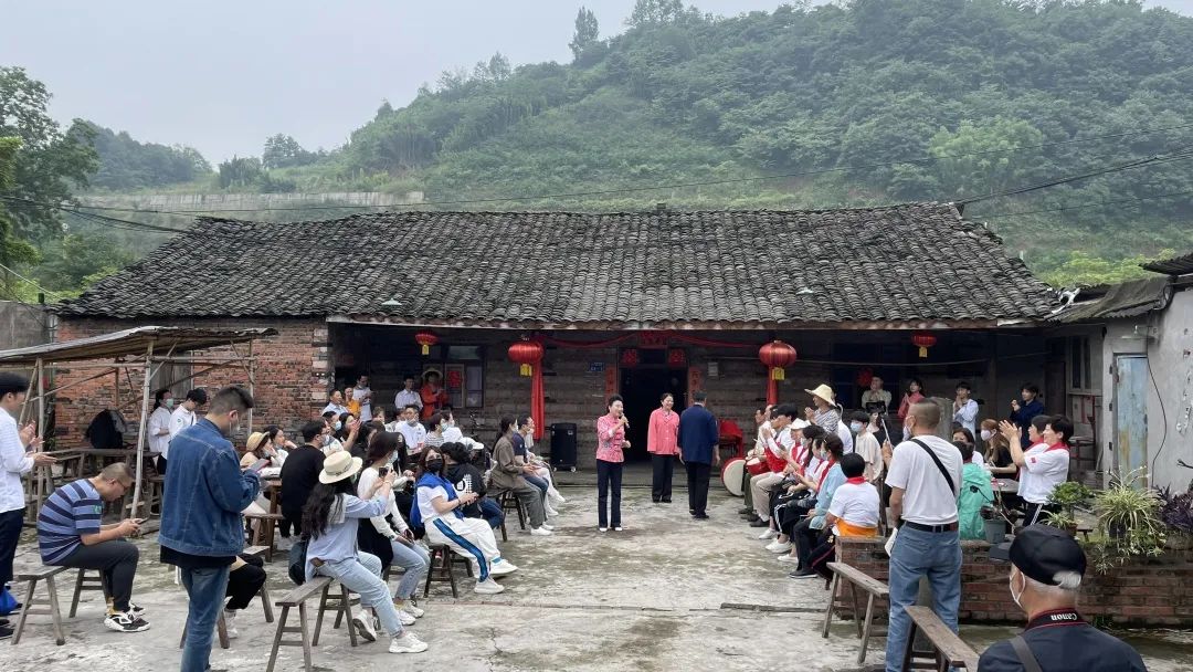 感受峨眉魅力 川渝媒体峨眉山采风行圆满结束