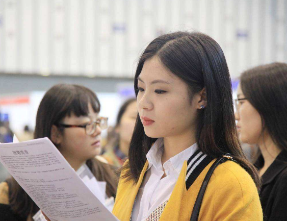 今年公务员将打破“35岁门槛”，实行报考新规则，考生表示很期待