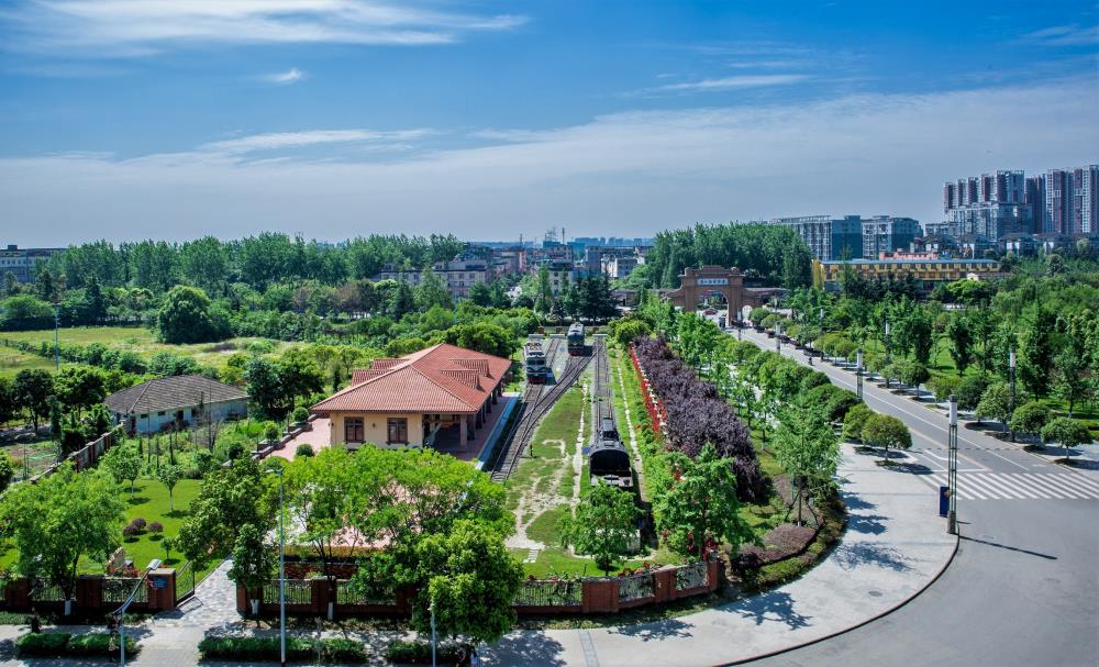 西南交通大学2022招生7490人，理工类占比达79%，川渝两地占三成