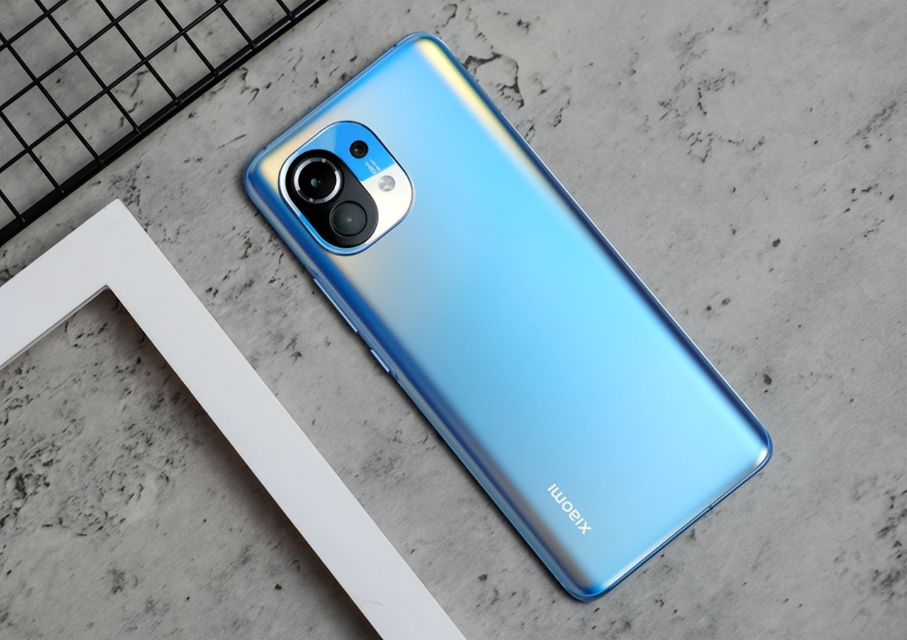 从4699元跌至2299元，12GB+256GB，2K四曲面屏旗舰“5折”便宜卖