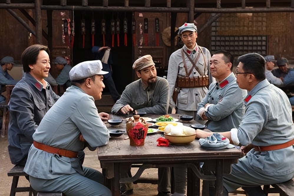 同样是演彭德怀，把宗利群、董勇和丁勇岱放一起看，差别就出来了