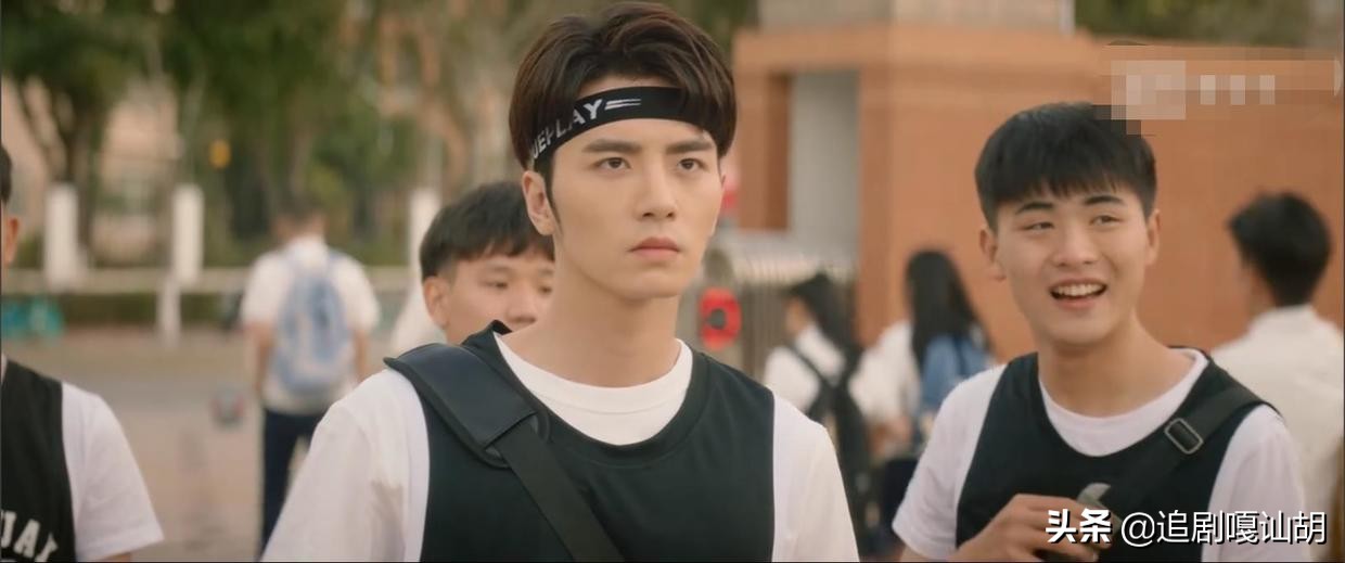 《一闪一闪亮星星》林北星开启“循环”，重回高三拯救男主张万森