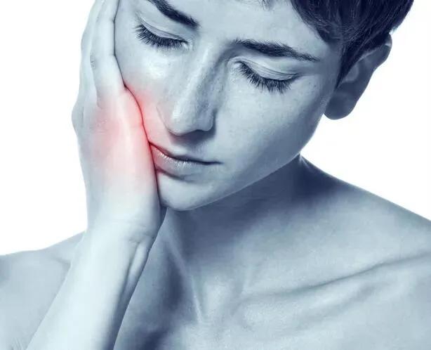什么导致下巴疼、面部疼、额头疼？