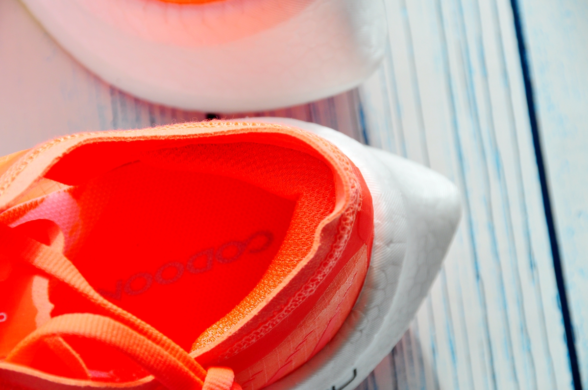 咕咚全掌碳板跑鞋42K，让“造风者”尽情去RUN