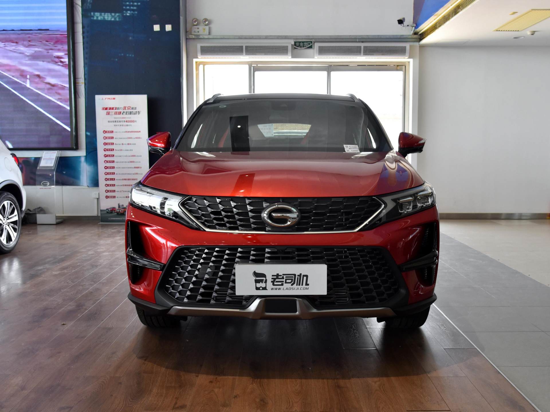 说到跨界风格轿跑suv,大多数人第一时间想起的是宝马x6,它的外观表现