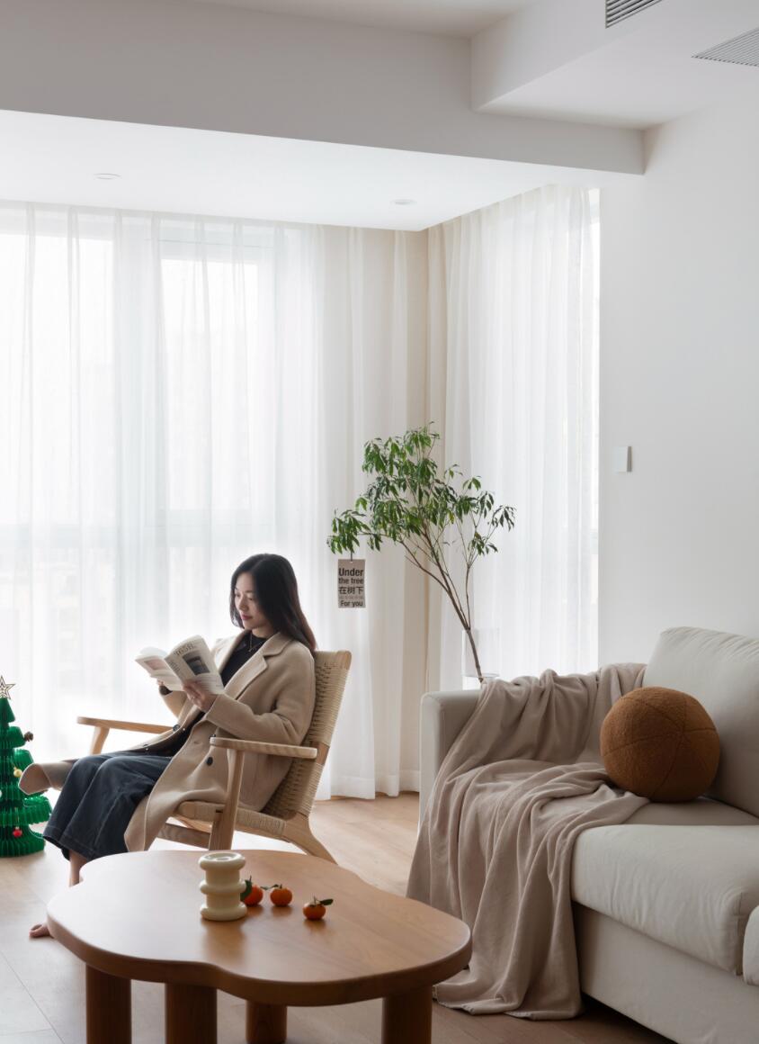 一进她家才知道什么叫温馨，全屋简素不花哨，住多久都不会过时