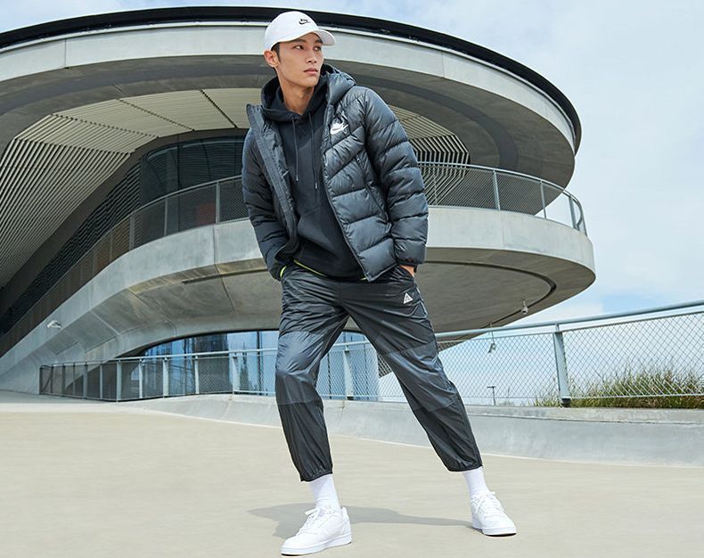 别跟风了！这5个网红羽绒服，真的“烂大街”了，十个有九个撞款