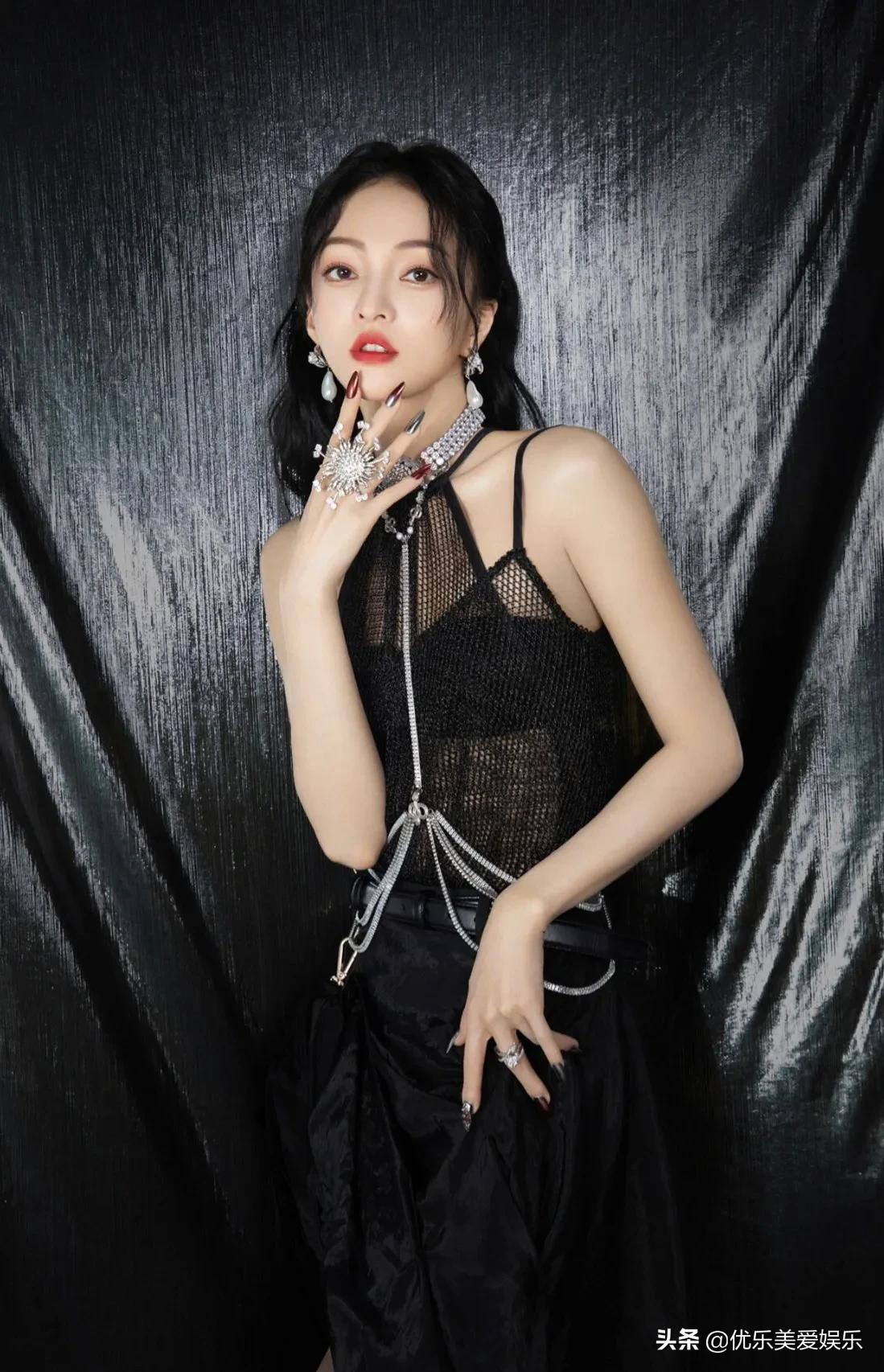 张韶涵，明星穿搭