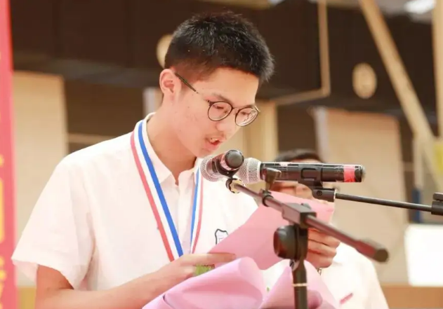 被称为“韦神”接班人，叶珈宁究竟有多优秀？看过他的履历就懂了